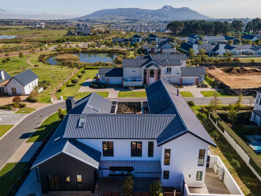 5 Bedroom Property for Sale in Val De Vie Estate Western Cape